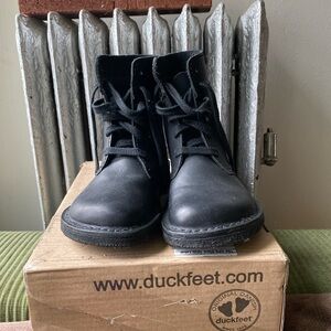 Duckfeet Women's Black Lace Up Boots (with removable wool insoles)